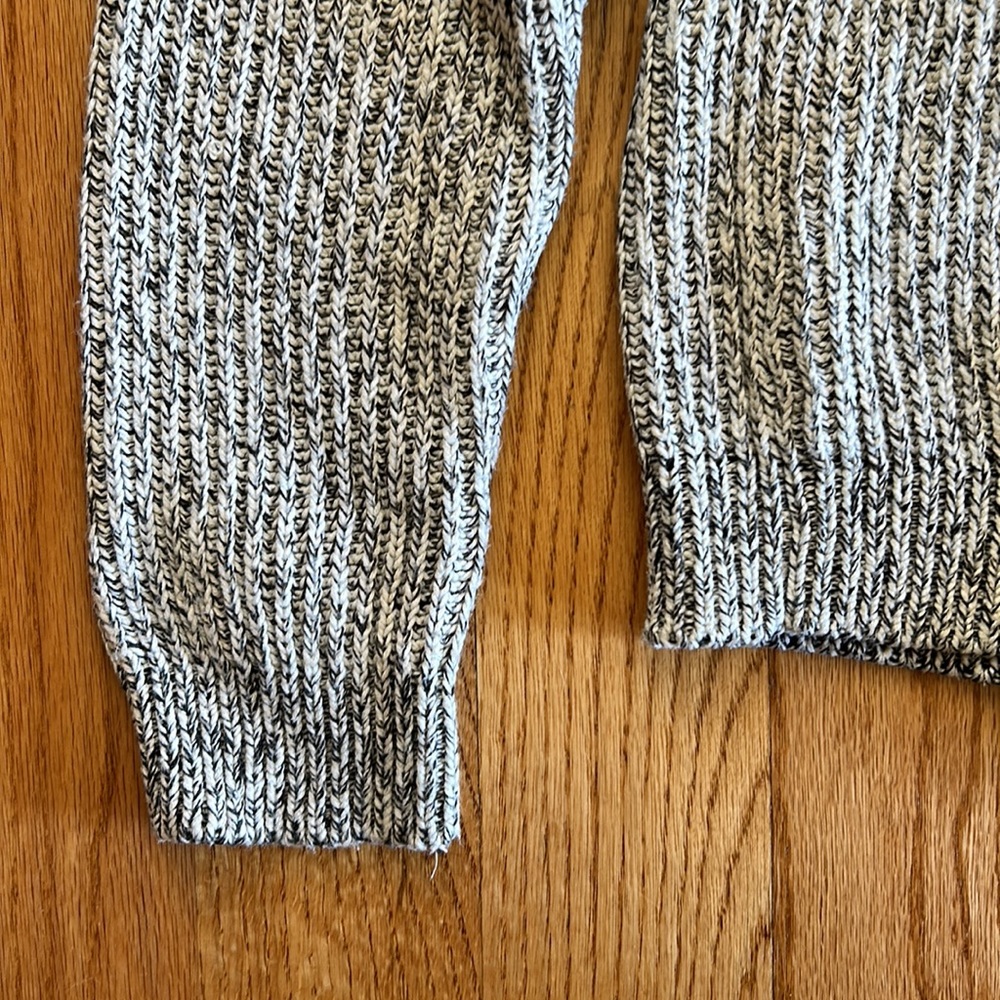 H&M basic sweater - Picture 2 of 4